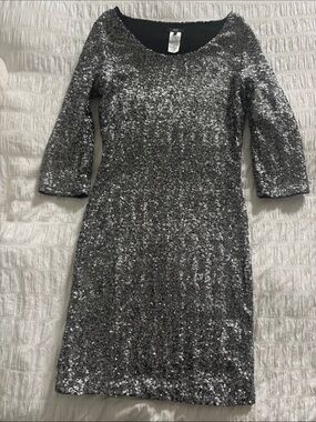 Silver Sequin Mini Dress with Three-Quarter Sleeves - Dept